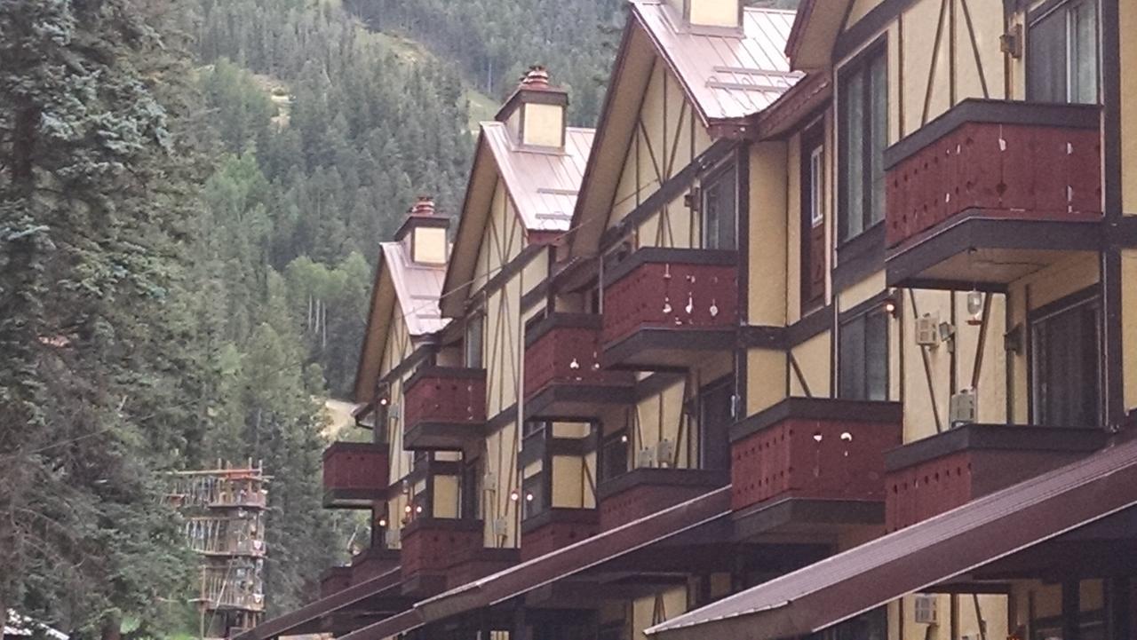 Auslander Lodge And Condominiums Red River Exterior foto