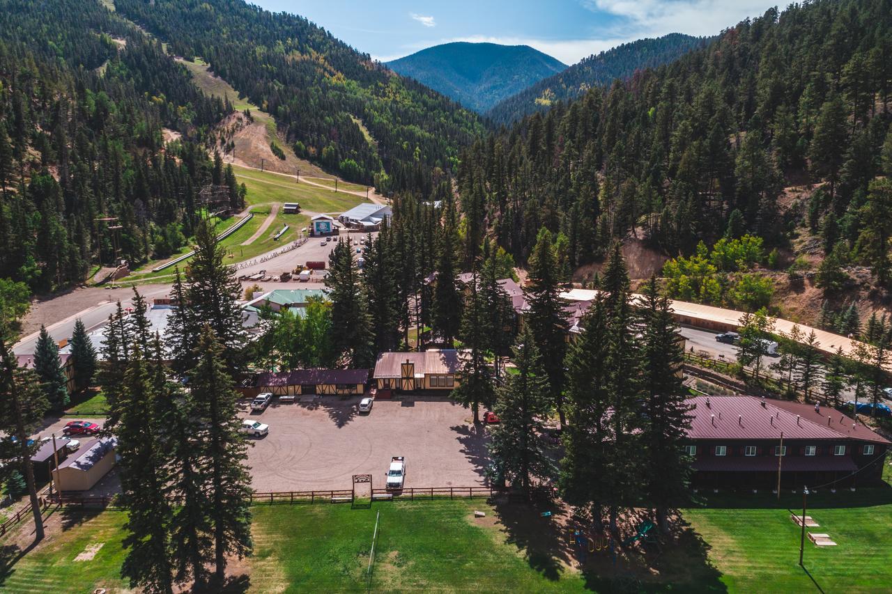 Auslander Lodge And Condominiums Red River Exterior foto